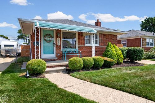 22933 Doremus St, Saint Clair Shores, MI, 48080-2749 | Card Image