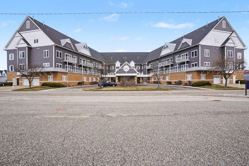 38-917 W Savidge St, Spring Lake, MI, 49456-2624 | Card Image