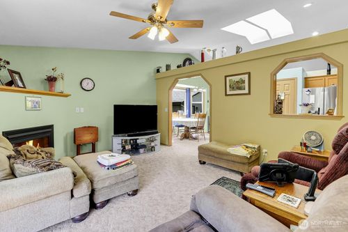 5107 68th Ave Ne, Marysville, WA, 98270-8974 | Card Image