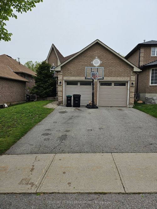 89 Masters Dr, Barrie, ON, L4M6W8 | Card Image