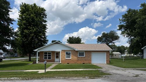205 E Cooper St, TIPTON, MO, 65081-8477 | Card Image