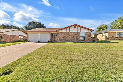 2317 Parkside Dr, Grand Prairie, TX, 75052-4610 | Card Image