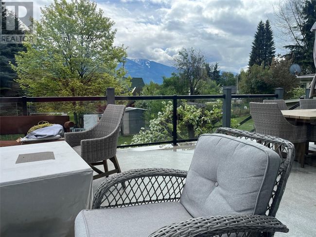 130 8 Th St, House other with 2 bedrooms, 3 bathrooms and null parking in Kaslo BC | Image 13