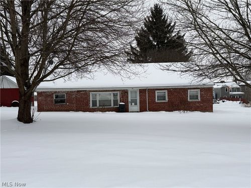 35 Center St, Leetonia, OH, 44431-1104 | Card Image