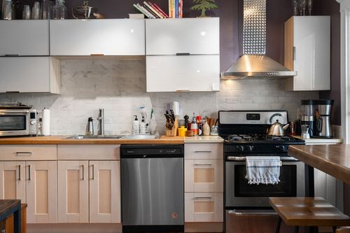 apt-3-61 Cummins Hwy, Boston, MA, 02131-2666 | Card Image