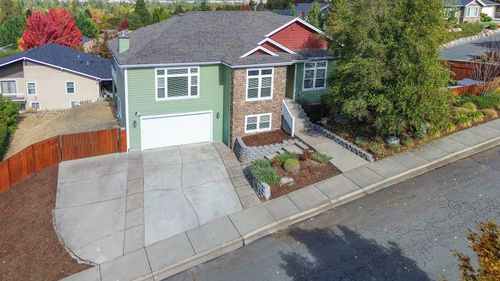 2568 Coriander Way, Grants Pass, OR, 97527-5857 | Card Image