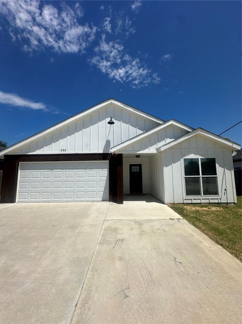 232 W Norway St, Walnut Springs, TX, 76690-4591 | Card Image