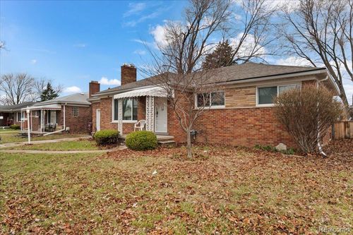 8457 Menge, Center Line, MI, 48015-1614 | Card Image