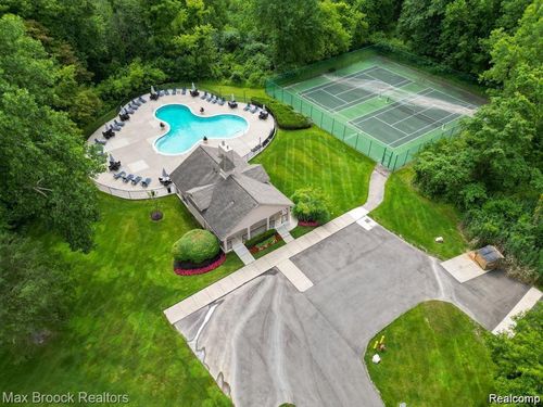 7422 Azalea Ct, West Bloomfield, MI, 48322-2820 | Card Image