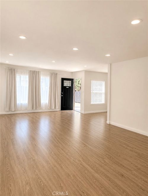 17557 Lemay Pl, Lake Balboa, CA, 91406-5326 | Card Image