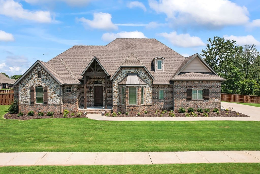 Hermanus St, Bentonville, AR 72712 #1