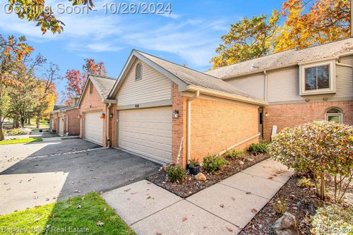 83-928 Woodridge Hills Drive, Brighton, MI, 48116 | Card Image