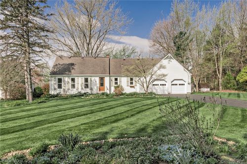 75 Maple Hill Dr, Chagrin Falls, OH, 44022-4210 | Card Image
