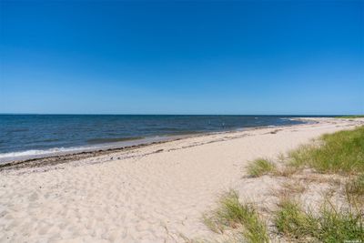 Soft sandy beach | Image 3