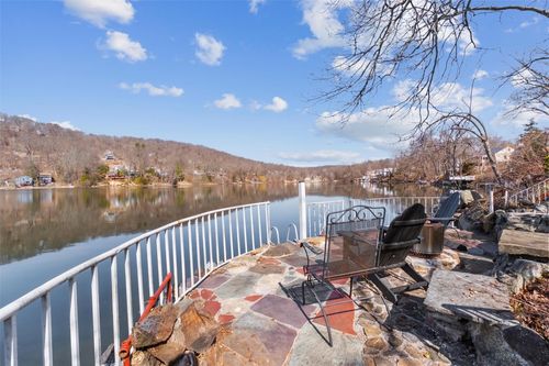 18 Point Dr S, Lake Peekskill, NY, 10537-1227 | Card Image