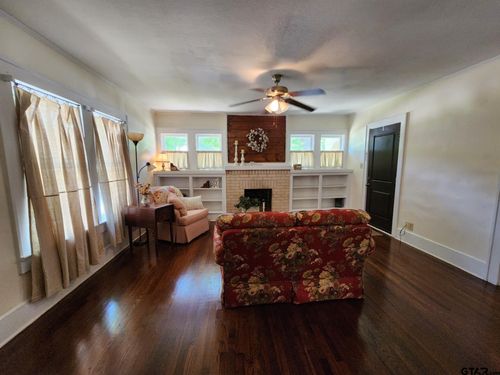 645 W Kilpatrick St, Mineola, TX, 75773-1518 | Card Image
