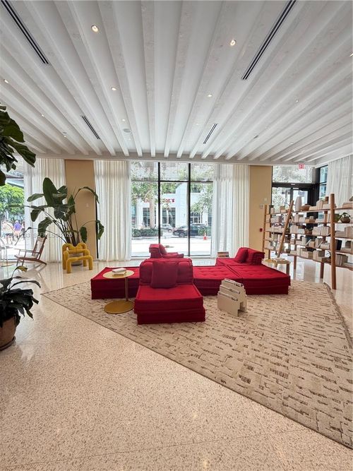 1012-90 Ne 32nd St, Miami, FL, 33137-5692 | Card Image