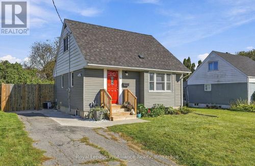 21 3rd St, Belleville, ON, K8N4R7 | Card Image