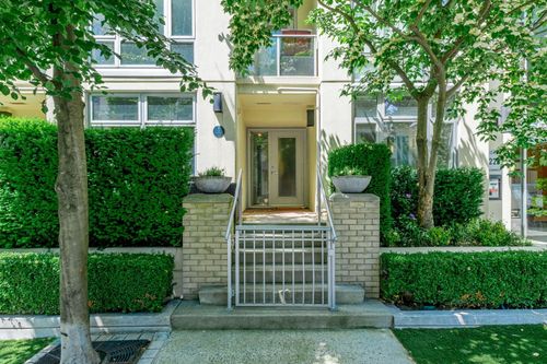 1227 Richards St, Vancouver, BC, V6B3G3 | Card Image