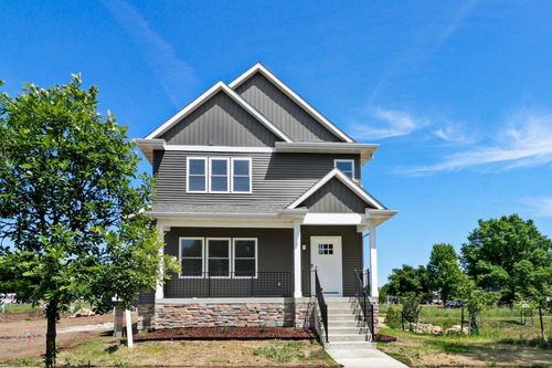2810 Big Bluestem Pkwy, Fitchburg, WI, 53711-7698 | Card Image