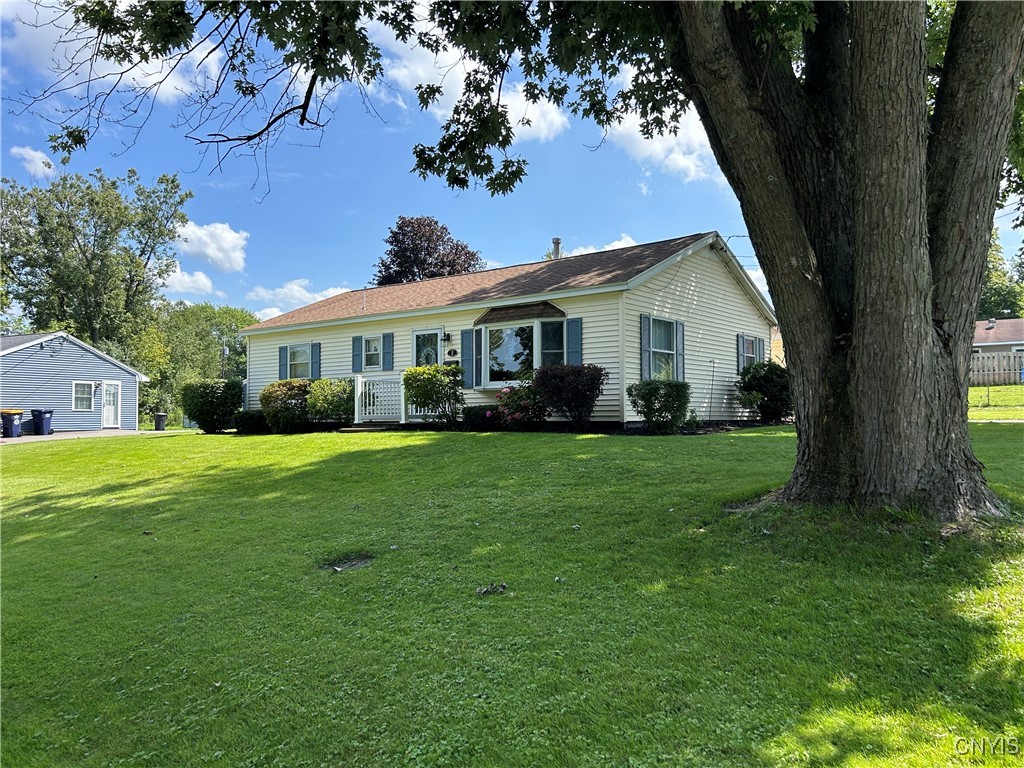 Sycamore Dr, New Hartford, NY 13413