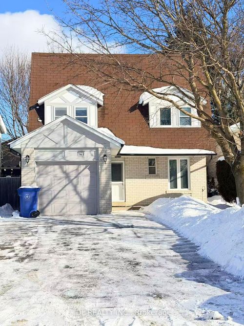 142 Armitage Dr, Newmarket, ON, L3Y5L7 | Card Image