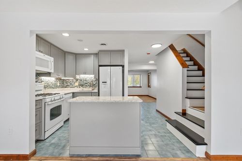 p-78 Meadow Pond Dr, Leominster, MA, 01453-4258 | Card Image