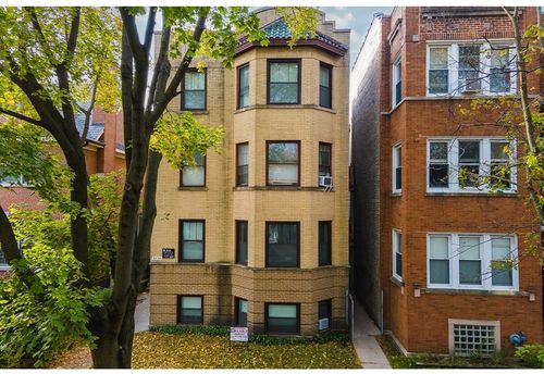 gdn-2131 Giddings St, Chicago, IL, 60625-1494 | Card Image