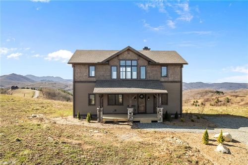 352 Great Sky Dr, Banner Elk, NC, 28604 | Card Image