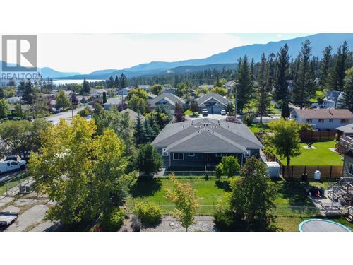 1118 10th St, Invermere, BC, V0A1K4 | Card Image