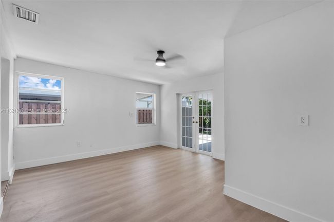 11030 Sw 42 Nd St, House other with 3 bedrooms, 3 bathrooms and null parking in Miami FL | Image 21