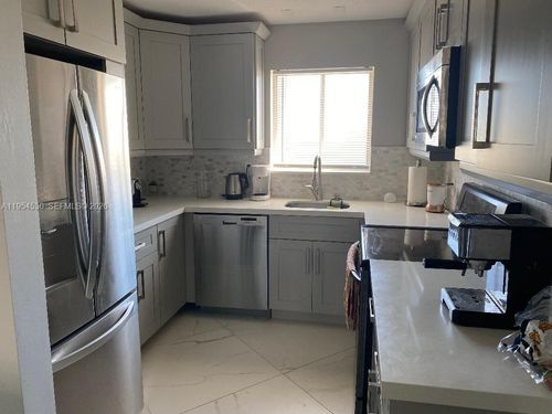 apt-401-100 Waterway Dr S, Lantana, FL, 33462-1829 | Card Image