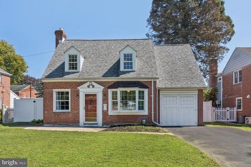32 Westwood Park Dr, HAVERTOWN, PA, 19083-4418 | Card Image