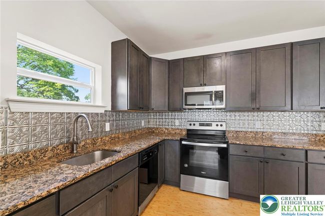 271 W Fairview St, House other with 4 bedrooms, 3 bathrooms and null parking in BETHLEHEM PA | Image 6