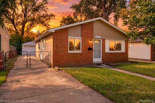5938 Glenis St, Taylor, MI, 48180-1077 | Card Image