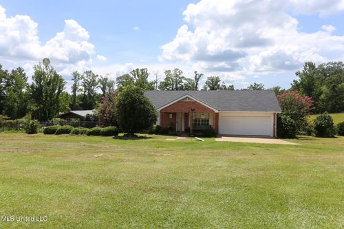 13034 Barlow Rd, Hazlehurst, MS, 39083-9704 | Card Image