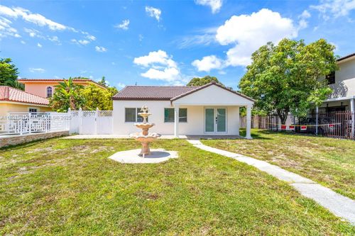 770 Se 5th Pl, Hialeah, FL, 33010-5414 | Card Image