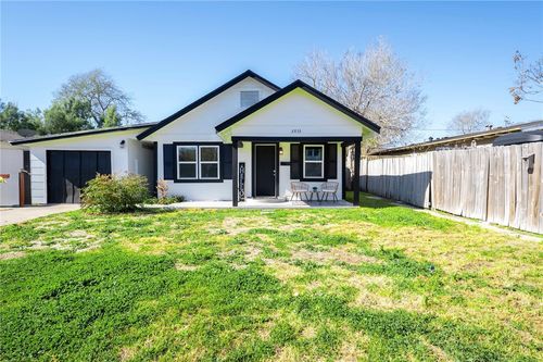 2853 Lawnview St, Corpus Christi, TX, 78404-1752 | Card Image