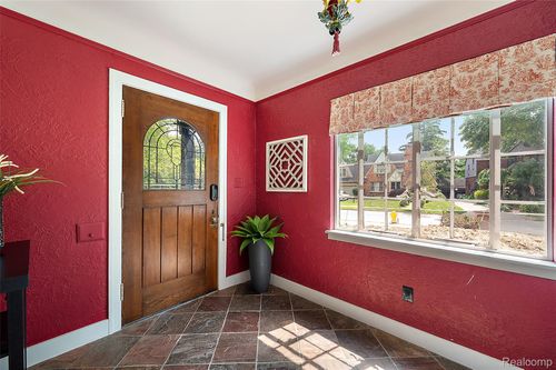 132 Illinois Ave, Pontiac, MI, 48341-1914 | Card Image
