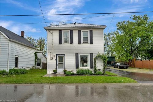 16 John St, Hagersville, ON, N0A1H0 | Card Image