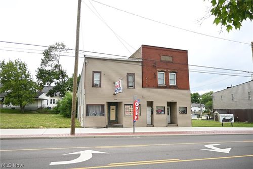 937 Wooster Rd W, Barberton, OH, 44203-7148 | Card Image