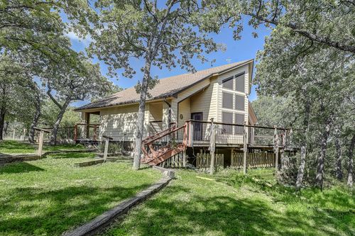 41 Crestline Ct, Nocona, TX, 76255-9379 | Card Image