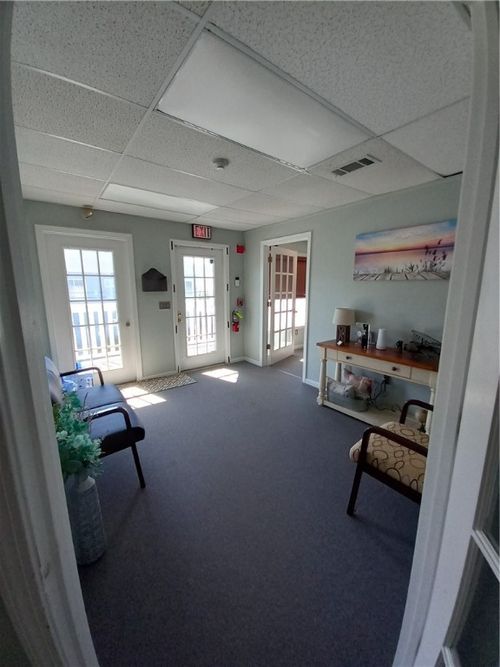 ste-214-5835 Post Rd, East Greenwich, RI, 02818-2154 | Card Image