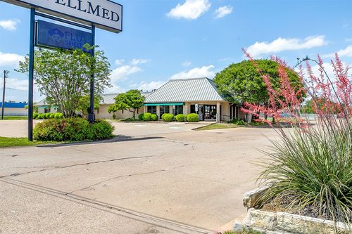 434 Sw Wilshire Blvd, Burleson, TX, 76028-5330 | Card Image