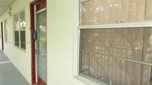 apt-313l-13250 Sw 7th Ct, Pembroke Pines, FL, 33027-1842 | Card Image