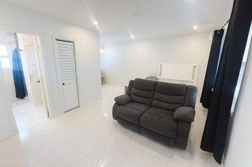 3-1941 Washington St, Hollywood, FL, 33020-6045 | Card Image