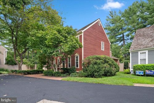 2085 Cobblestone Ln, RESTON, VA, 20191-4039 | Card Image