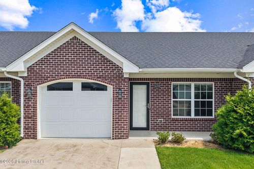 6705 Eagle Wood Dr, Louisville, KY, 40272-4585 | Card Image