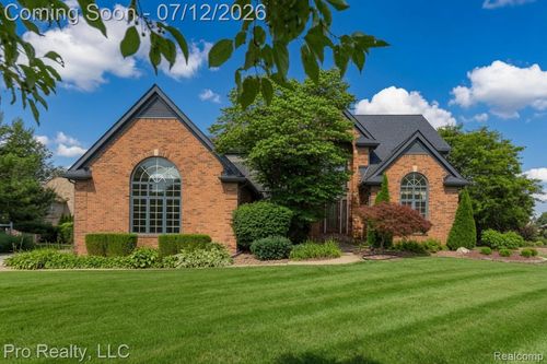 13838 Fawn Woods Ct, Plymouth, MI, 48170-5252 | Card Image