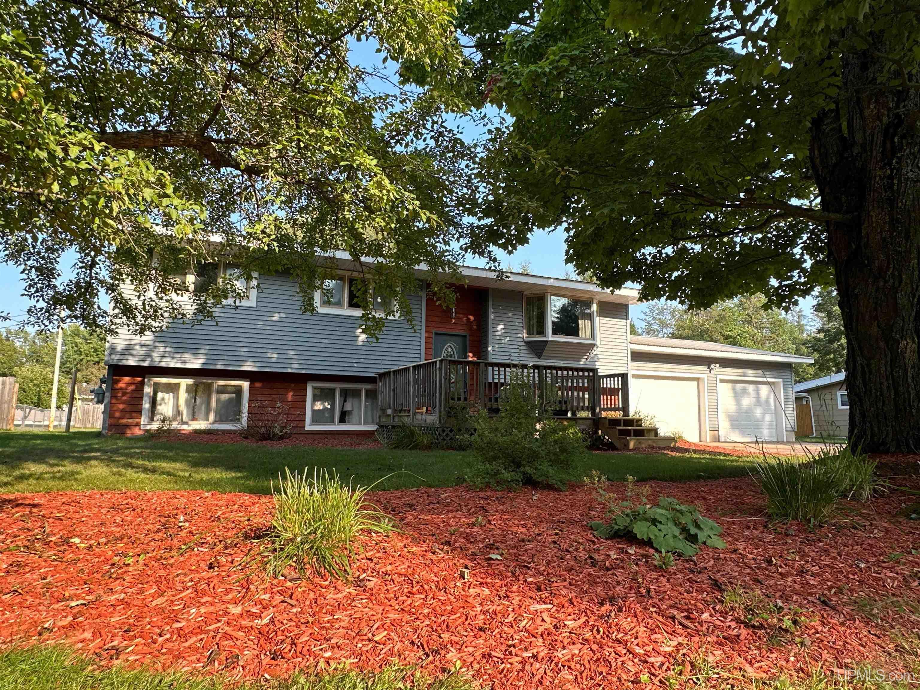 River Dr, Gwinn, MI 49841